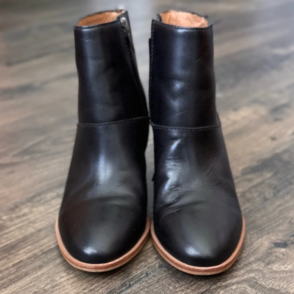 Madewell Rosie Black Leather Ankle Booties.